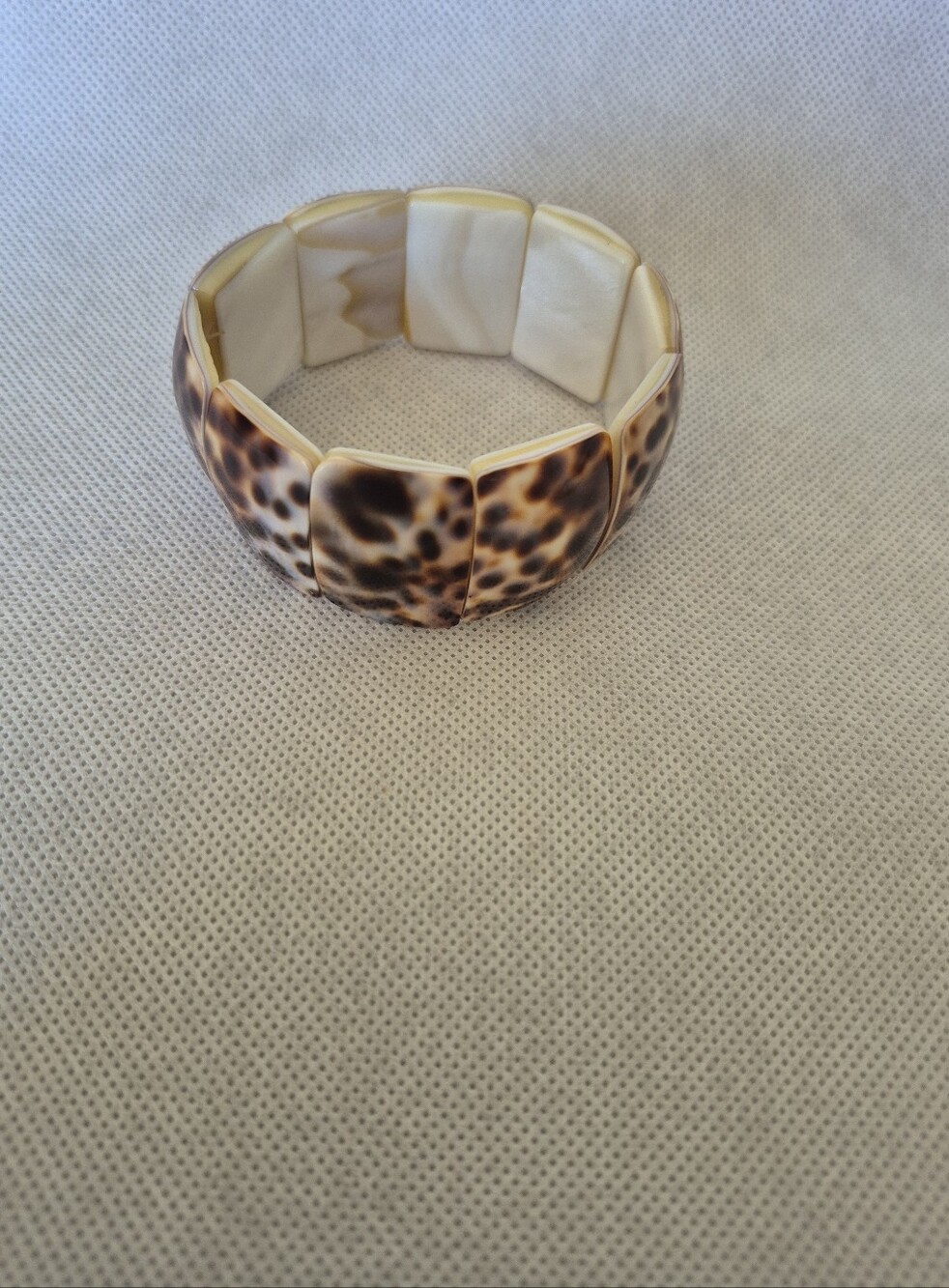 Shell Pattern Stretch Bracelet - Brown Tortoiseshell Style